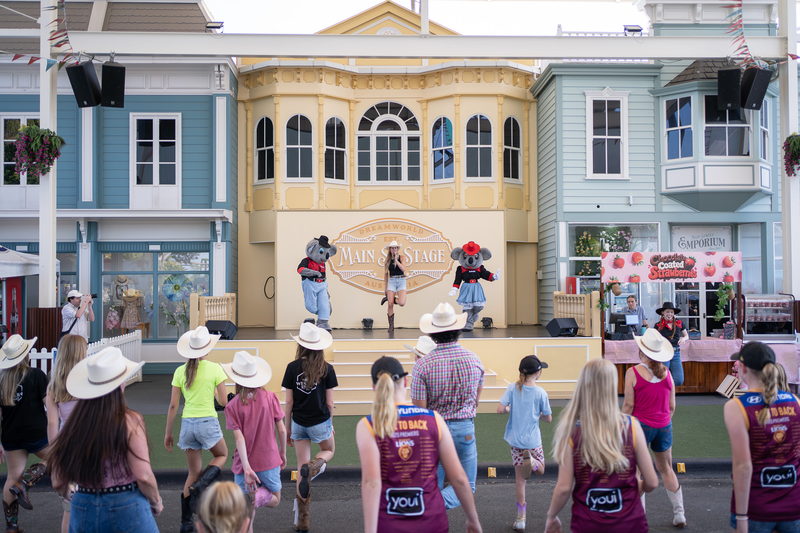 Dreamworld Country Fair — Western Stomp line dancing