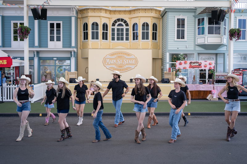 Dreamworld Country Fair — Western Stomp line dancing