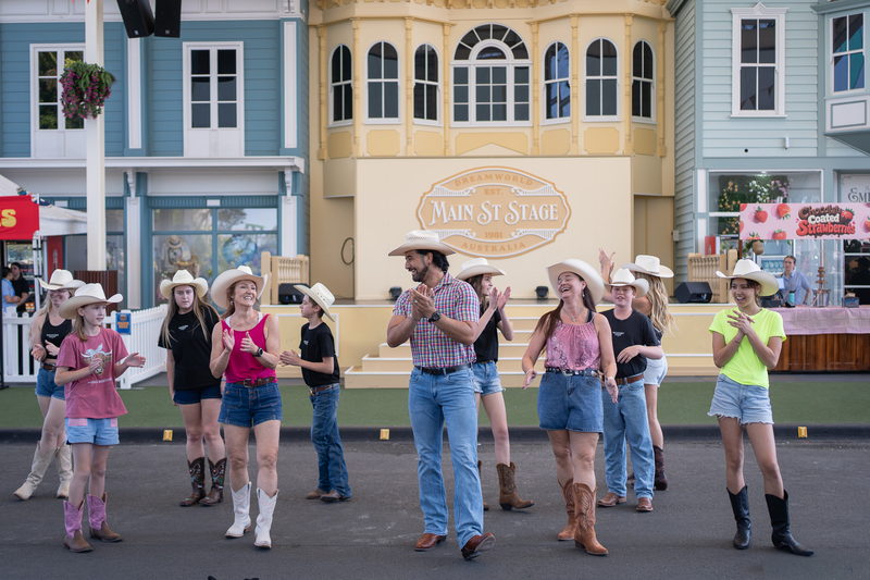 Dreamworld Country Fair — Western Stomp line dancing
